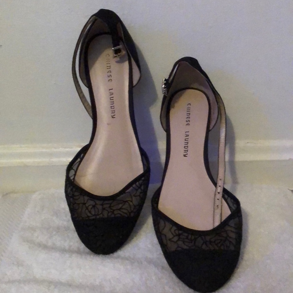 Chinese Laundry black lace flats